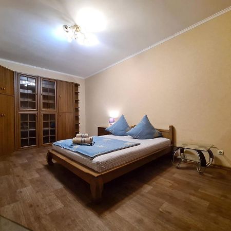 1-Room Luxury Apartment On Sobornyi Avenue 170-V, By Grandhome Zaporizhia Exterior photo