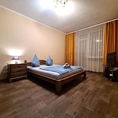1-Room Luxury Apartment On Sobornyi Avenue 170-V, By Grandhome Zaporizhia Exterior photo