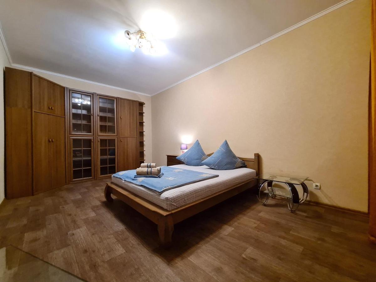 1-Room Luxury Apartment On Sobornyi Avenue 170-V, By Grandhome Zaporizhia Exterior photo