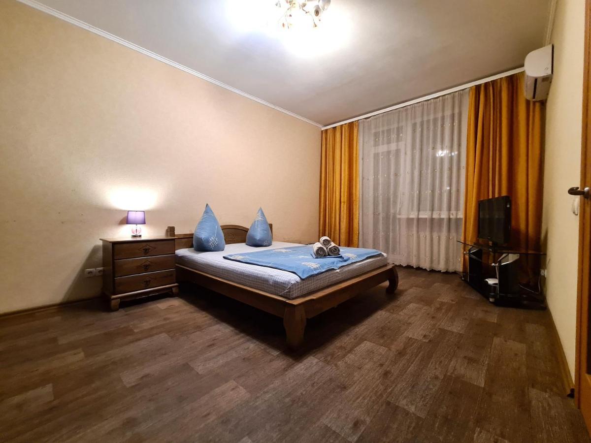 1-Room Luxury Apartment On Sobornyi Avenue 170-V, By Grandhome Zaporizhia Exterior photo